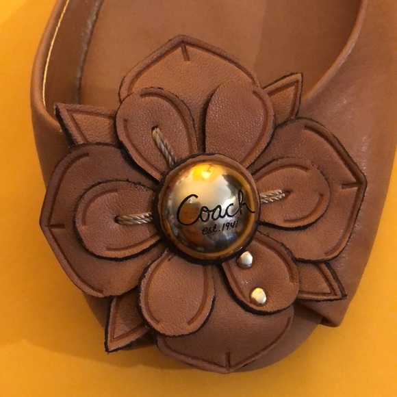 COACH leather flowers open toe sandal - Picture 5 of 14